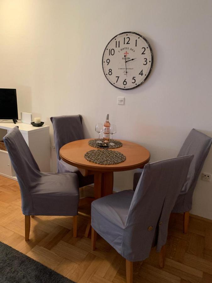 Sarmantni Apartman Malecka 2 Zagreb Luaran gambar
