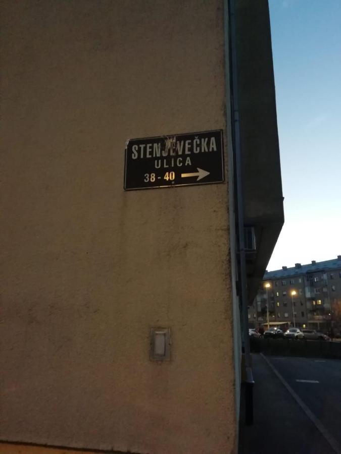 Sarmantni Apartman Malecka 2 Zagreb Luaran gambar