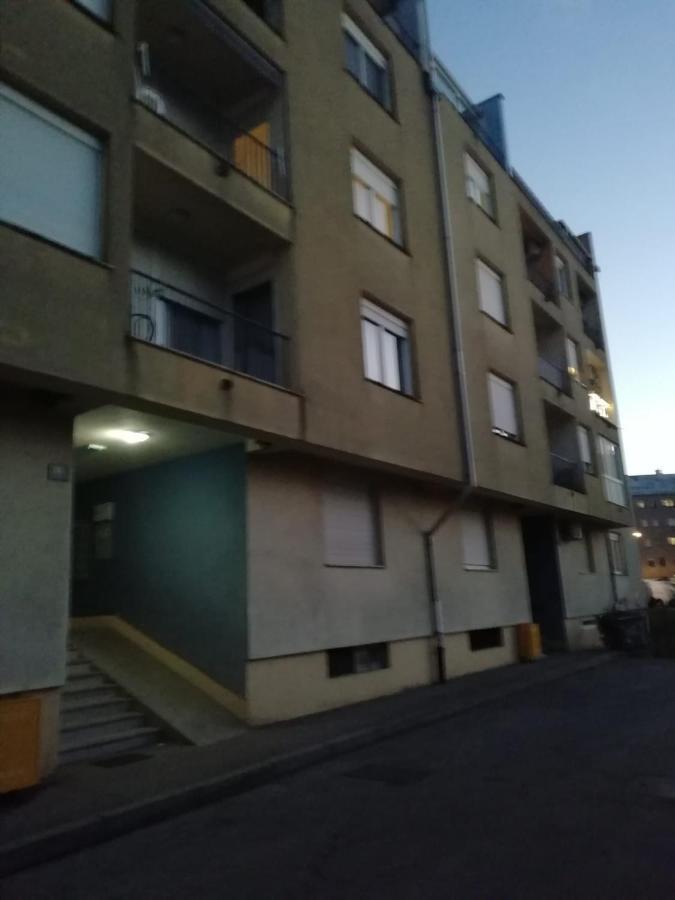 Sarmantni Apartman Malecka 2 Zagreb Luaran gambar